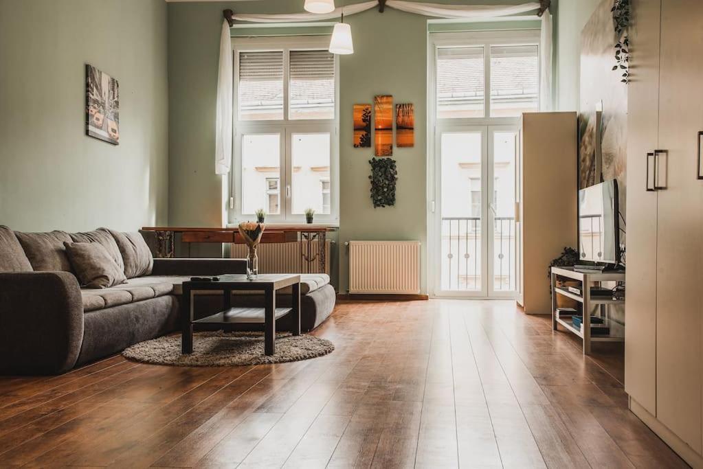 Main Street Apartment / Heart Of Bp Budapest Exterior foto